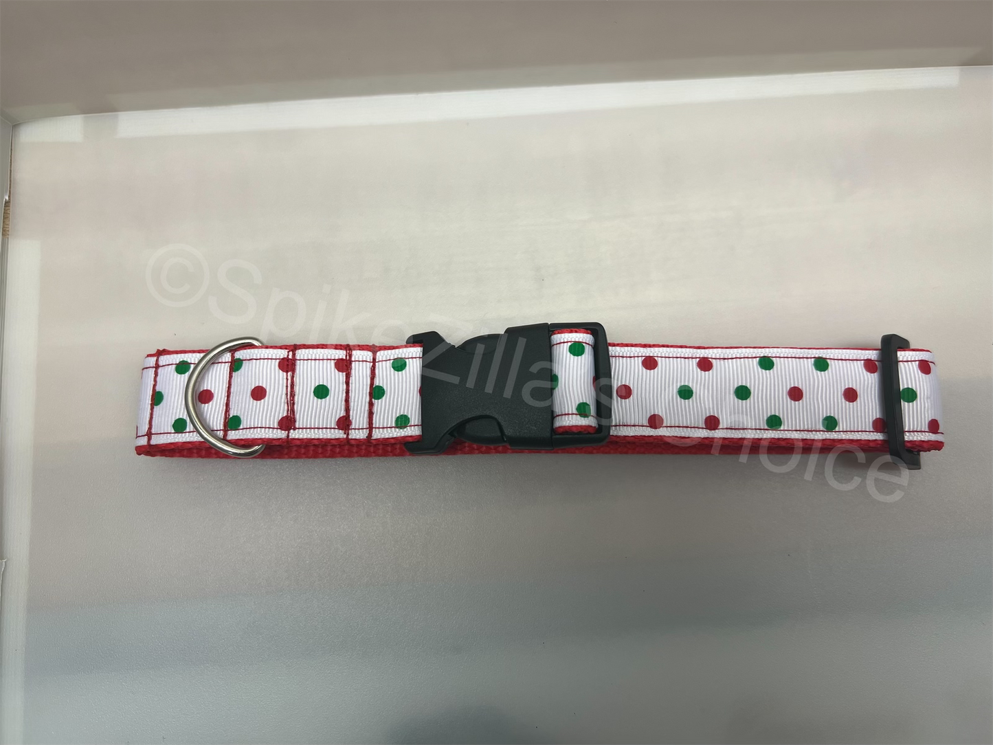 Medium 1" Red & Green Dots